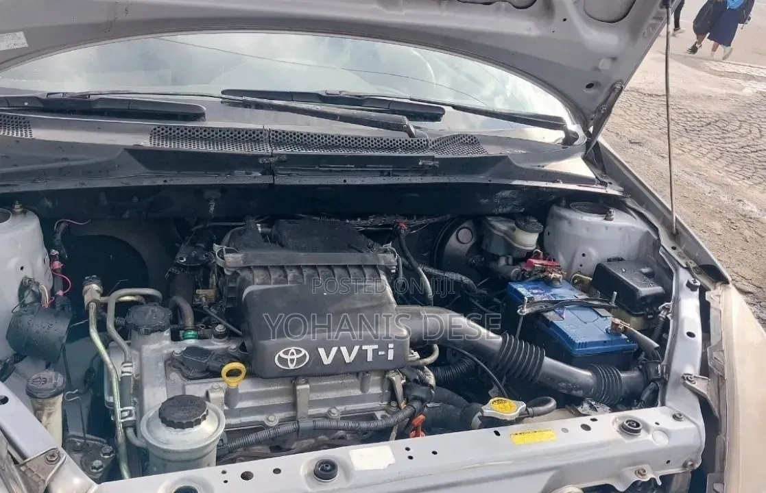 Toyota Vitz 2001