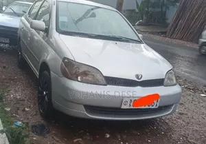 Toyota Platz 2001 Silver