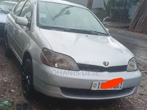 Toyota Platz 2001 Silver