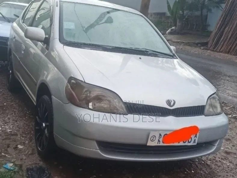 Toyota Platz 2001 Silver