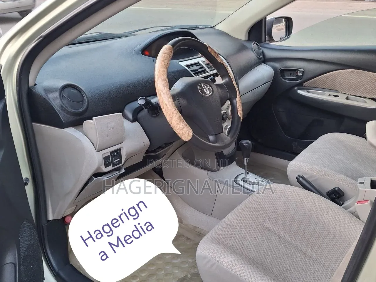 Toyota Yaris 2008 Gold