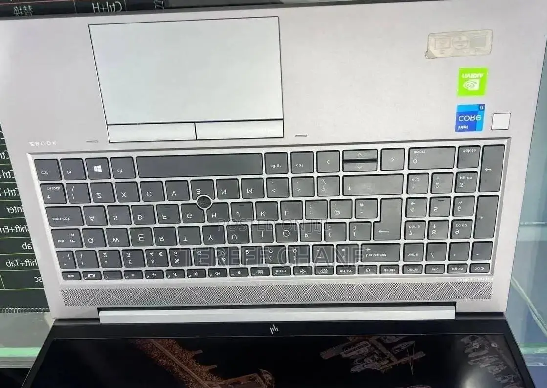 New Laptop HP ZBook Firefly G8 16GB Intel Core i7 SSD 512GB