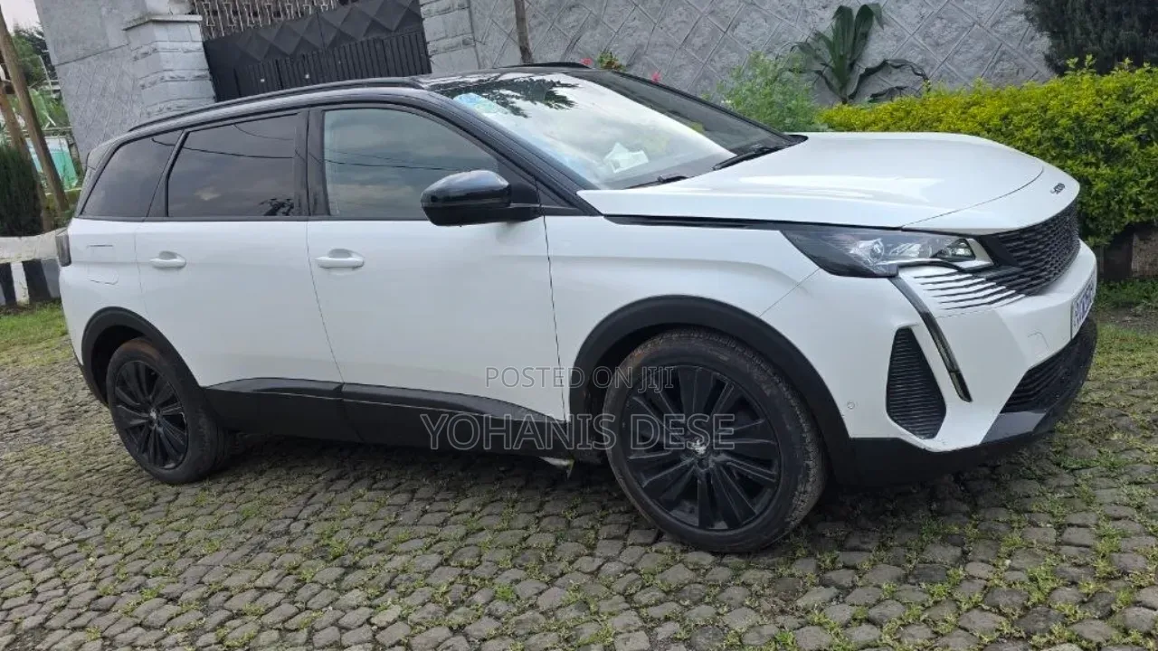 Peugeot 5008 2021 White