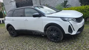 Peugeot 5008 2021 White