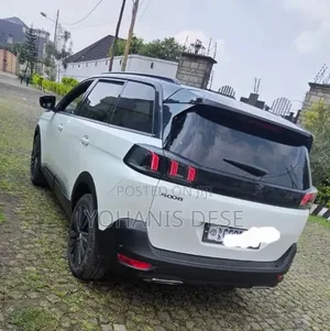 Peugeot 5008 2021 White