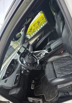 Peugeot 5008 2021 White
