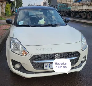 Suzuki Swift 2022 White