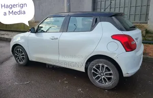 Suzuki Swift 2022 White