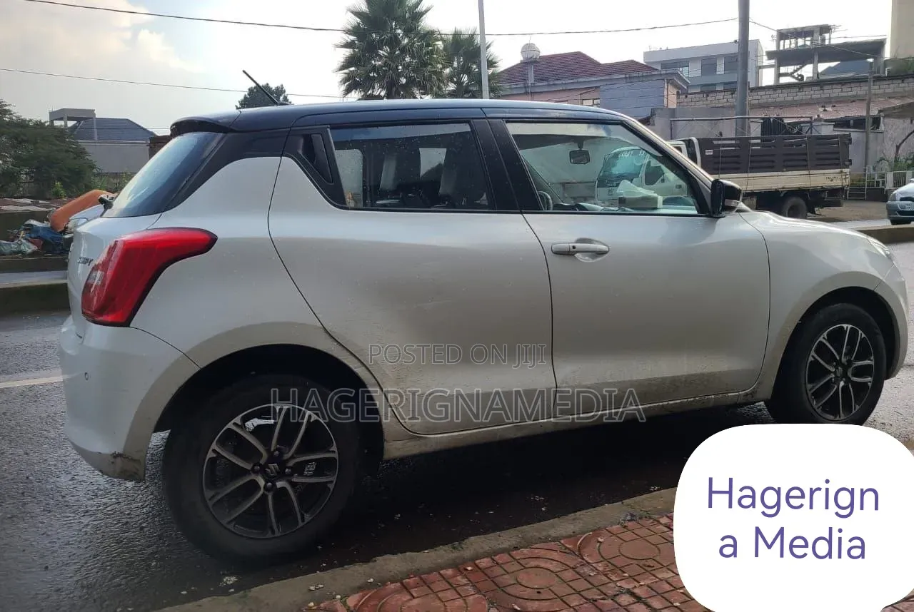 Suzuki Swift 2022 White