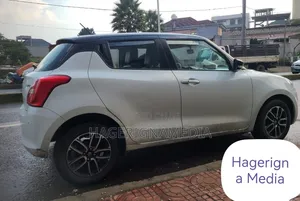 Suzuki Swift 2022 White