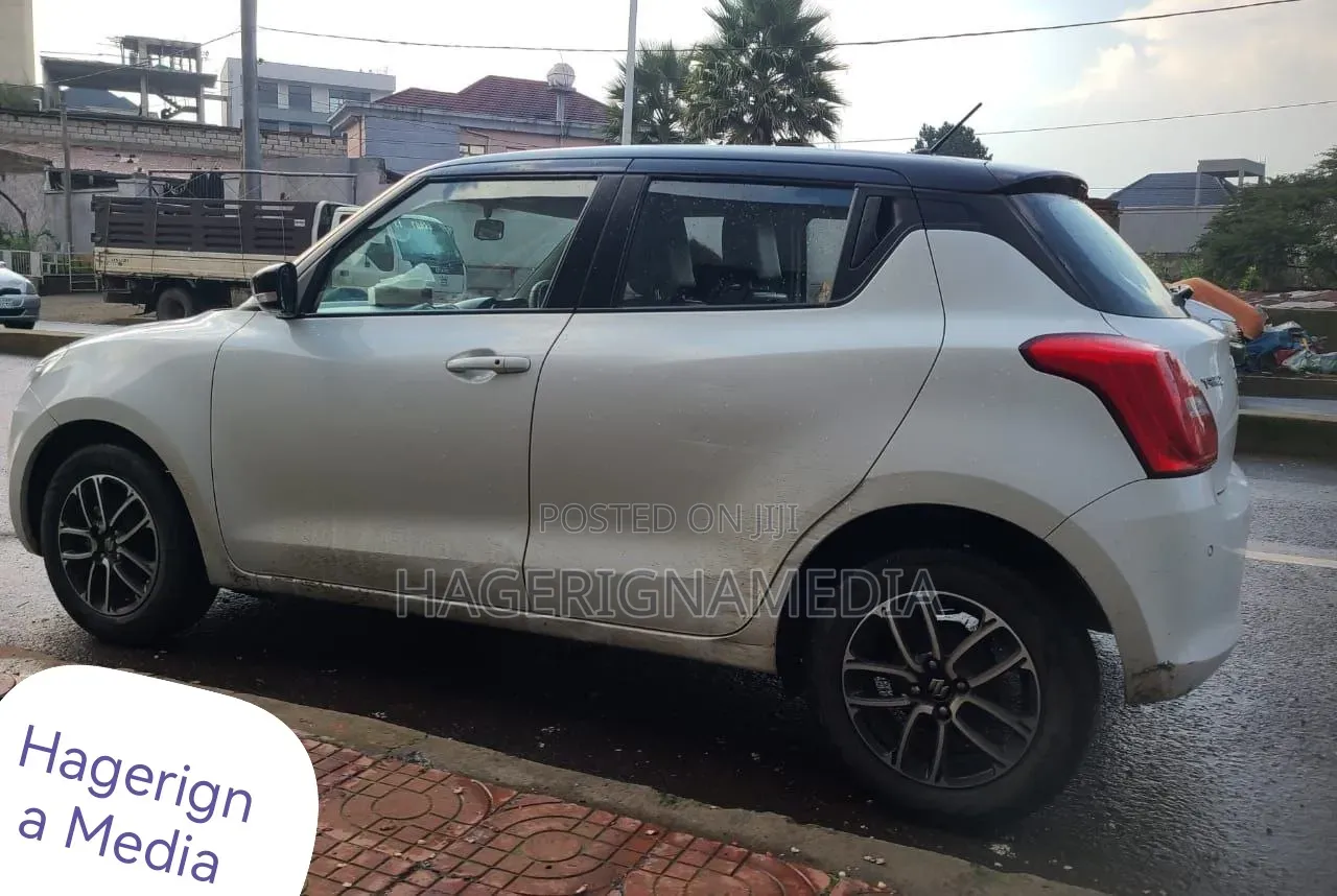 Suzuki Swift 2022 White