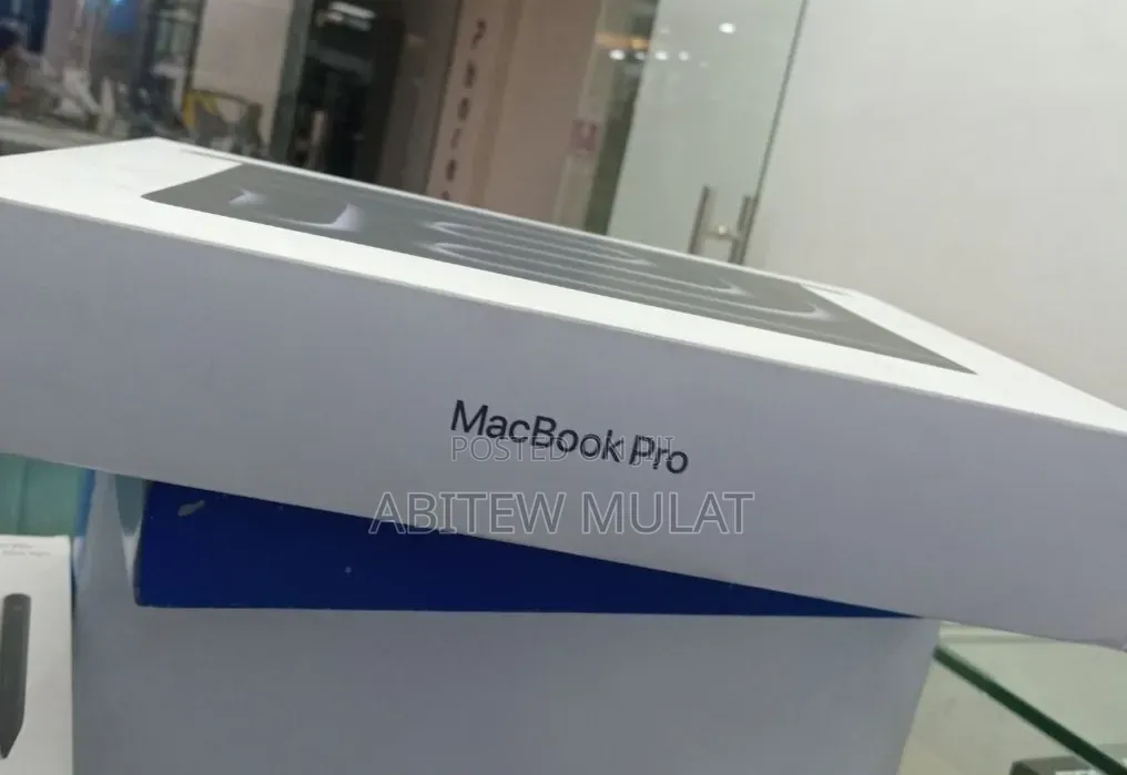 New Laptop Apple MacBook Pro 2026 M5 Max 32GB Apple M5 Max SSD 2T