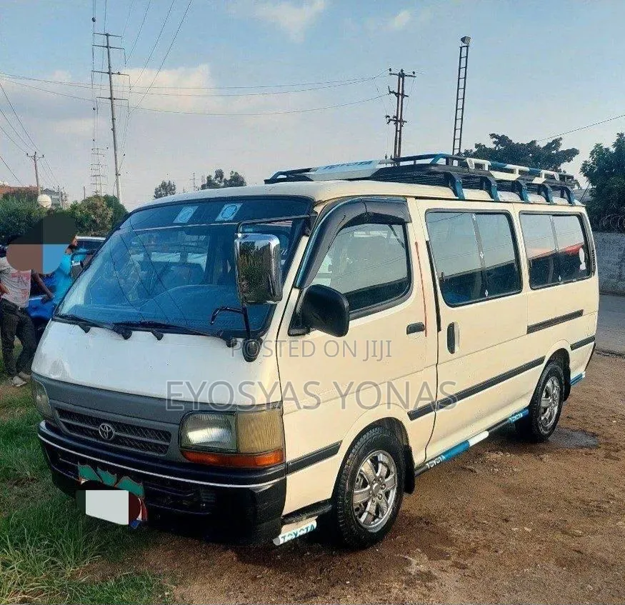 Toyota Grand HiAce 2002 White