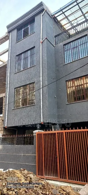 Furnished 5bdrm House in ጋርመንት, Nifas Silk-Lafto for sale