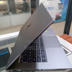 New Laptop HP ZBook Studio G8 32GB Intel Core i9 SSD 512GB