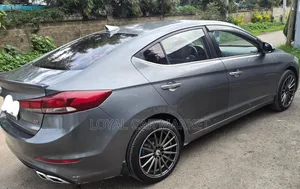 Hyundai Avante 2017 Gray