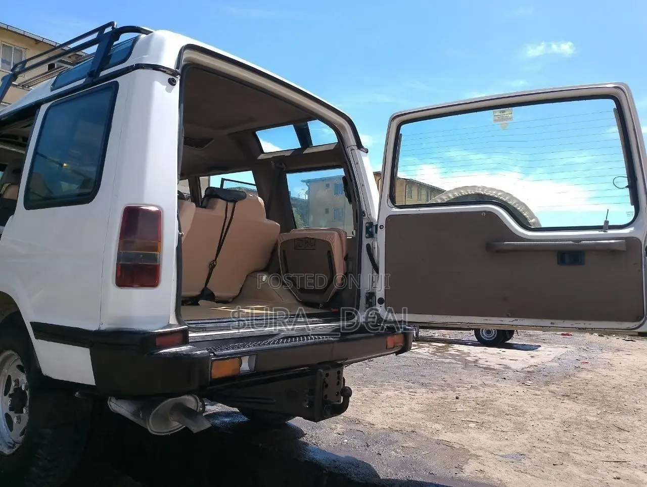 Toyota Land Cruiser 2000 White