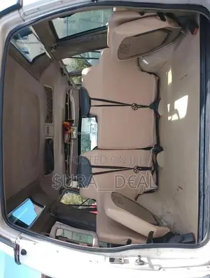 Toyota Land Cruiser 2000 White