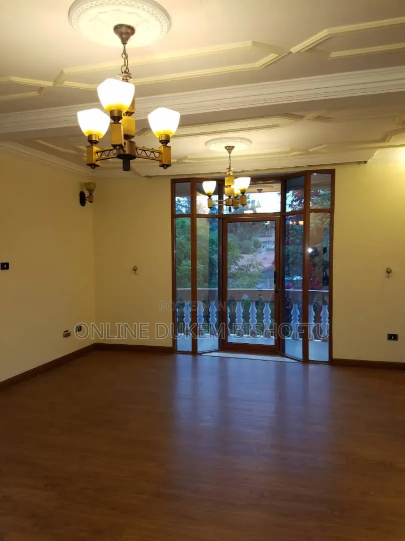 6bdrm Villa in Bishoftu Dukem, Oromia-Finfinne for sale