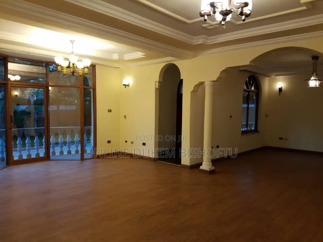 6bdrm Villa in Bishoftu Dukem, Oromia-Finfinne for sale