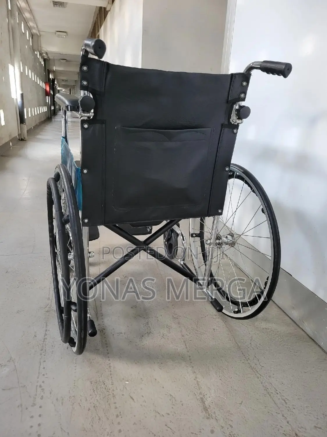 COMMODE WHEELCHAIR Wiz CASTER WHEEL妨与two-stage Self-Locking Rear Brake