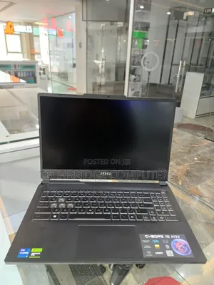 Laptop MSI Cyborg 15 16GB Intel Core i7 SSD 1T