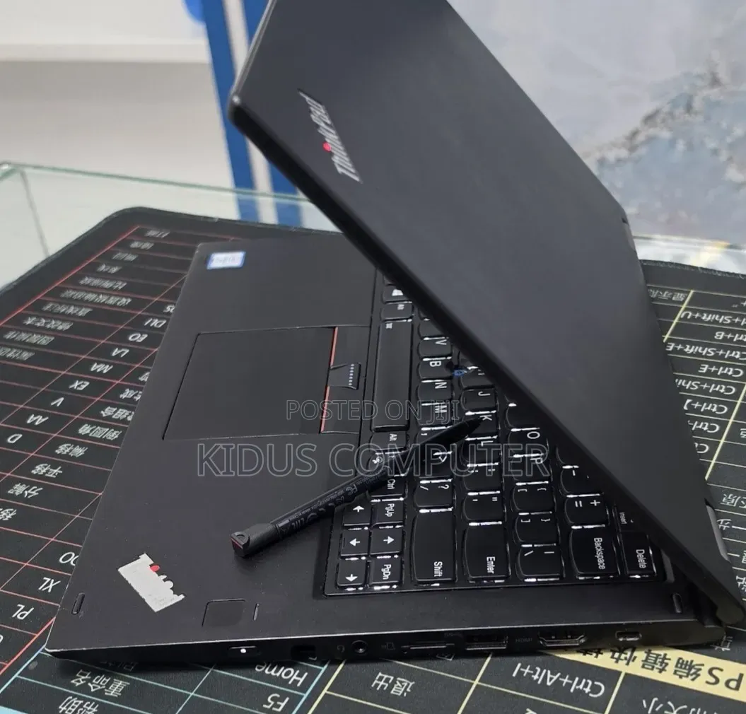 New Laptop Lenovo Yoga C930 16GB Intel Core i5 SSD 256GB