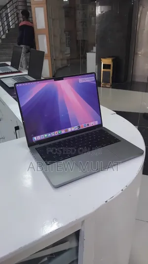 New Laptop Apple MacBook Pro 2021 M1 32GB Apple M1 Pro SSD 1T