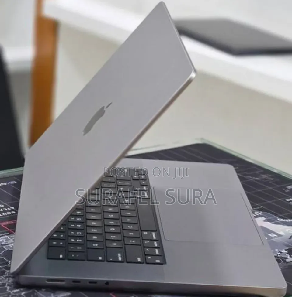 New Laptop Apple MacBook Pro 2023 M2 16GB Apple M2 SSD 512GB
