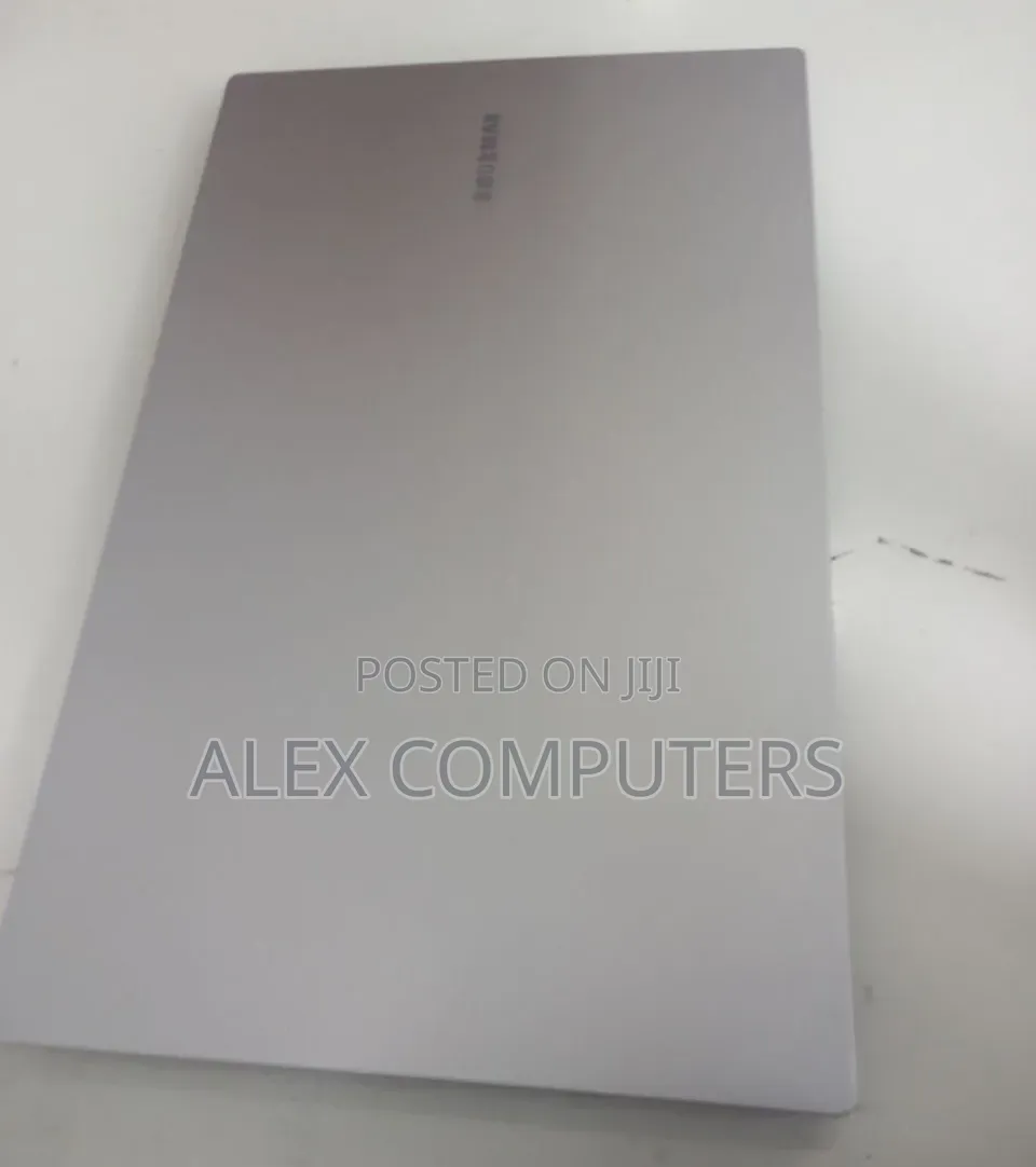 New Laptop Samsung Galaxy Book4 16GB Intel Core 5 SSD 512GB