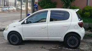 Toyota Vitz 2004 White