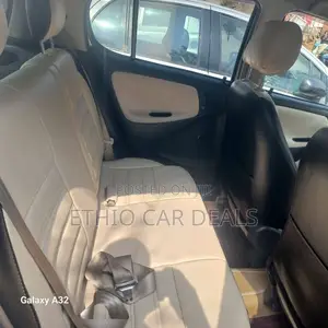 Toyota Vitz 2004 White