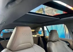 Toyota RAV4 XLE Premium 2021