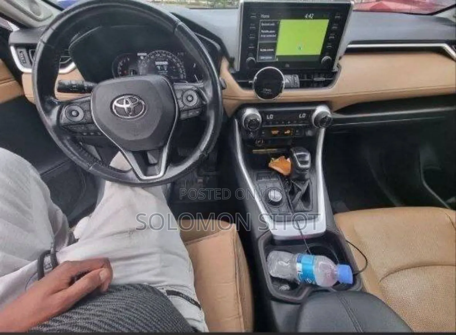 Toyota RAV4 XLE Premium 2021
