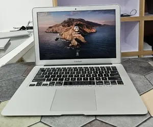 New Laptop Apple MacBook 8GB Intel Core i5 SSD 256GB