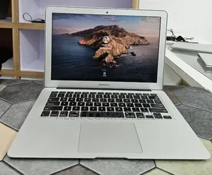 New Laptop Apple MacBook 8GB Intel Core i5 SSD 256GB