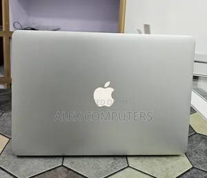 New Laptop Apple MacBook 8GB Intel Core i5 SSD 256GB