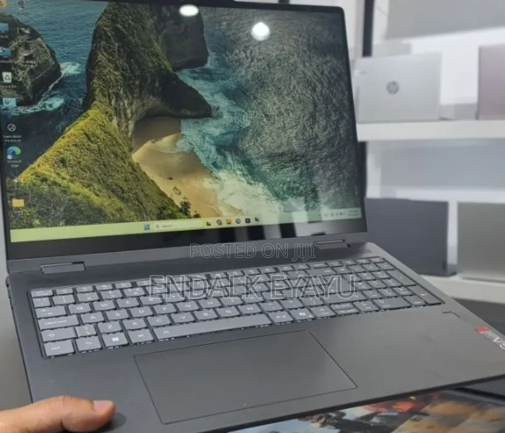 New Laptop Lenovo Yoga 2 16GB Intel Core Ultra 5 SSD 512GB