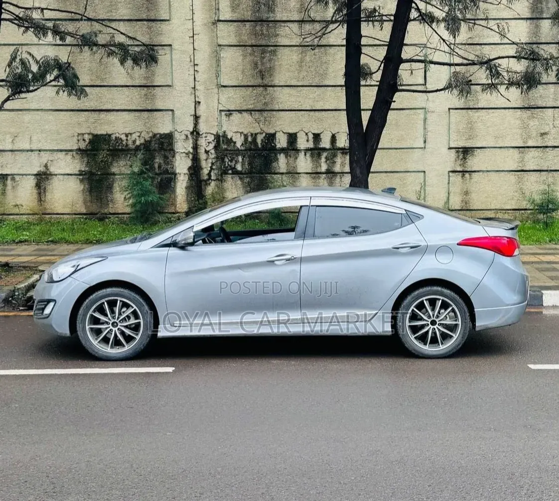 Hyundai Avante 2013 White