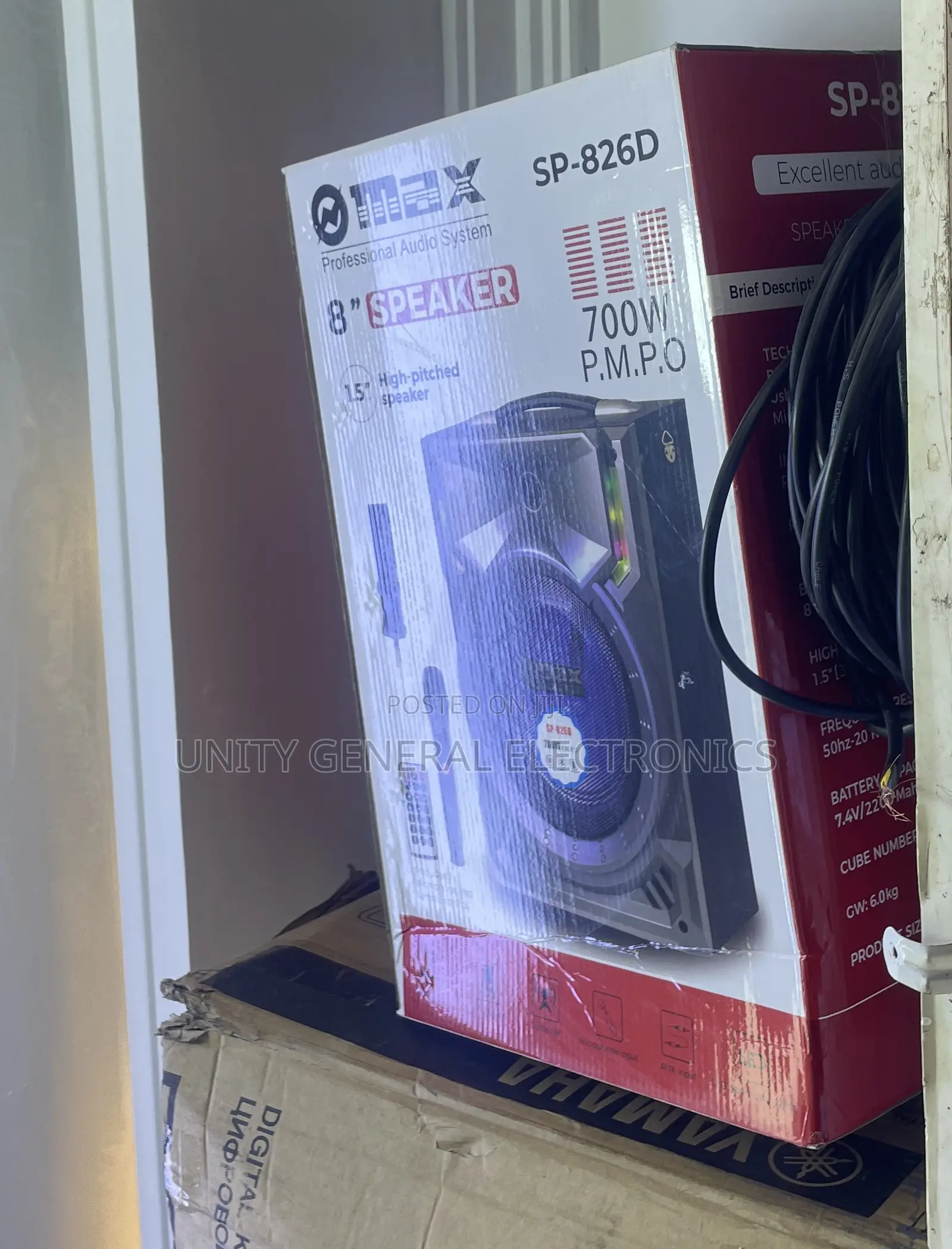 Max Speaker 826d