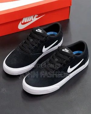 Nike SB Charge Suede Skate Shoes
