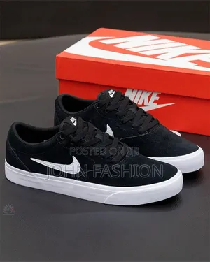 Nike SB Charge Suede Skate Shoes