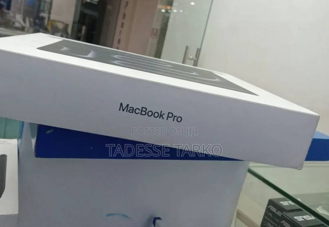 New Laptop Apple MacBook Pro 2026 M5 Max 32GB Apple M5 Pro SSD 2T