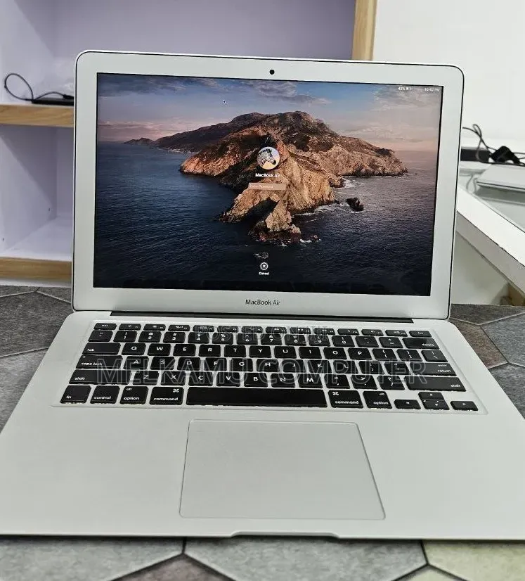 New Laptop Apple MacBook Air 2017 8GB Intel Core i5 SSD 256GB