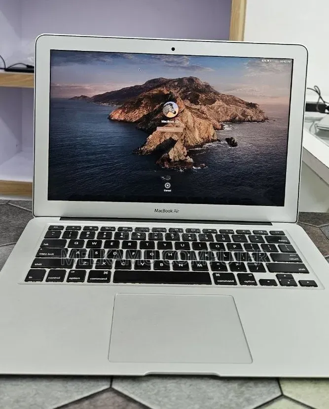 New Laptop Apple MacBook Air 2017 8GB Intel Core i5 SSD 256GB