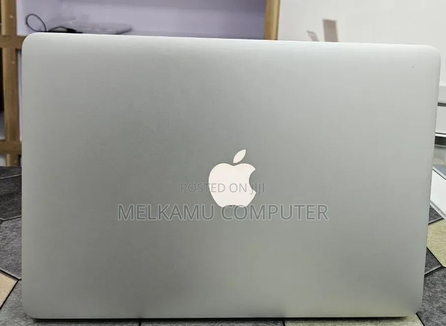 New Laptop Apple MacBook Air 2017 8GB Intel Core i5 SSD 256GB