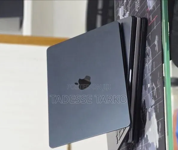 New Laptop Apple MacBook Air 2025 M4 16GB Apple M4 SSD 256GB