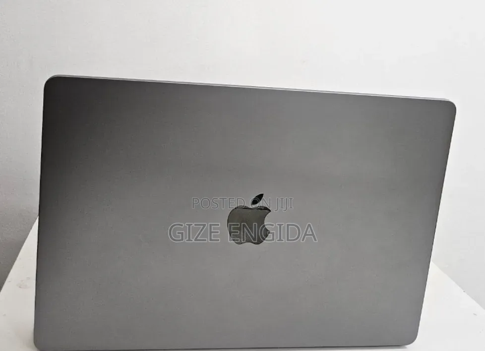 New Laptop Apple MacBook Air 2024 M3 8GB Apple M3 SSD 512GB