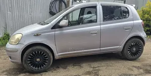 Toyota Vitz 2004 Blue