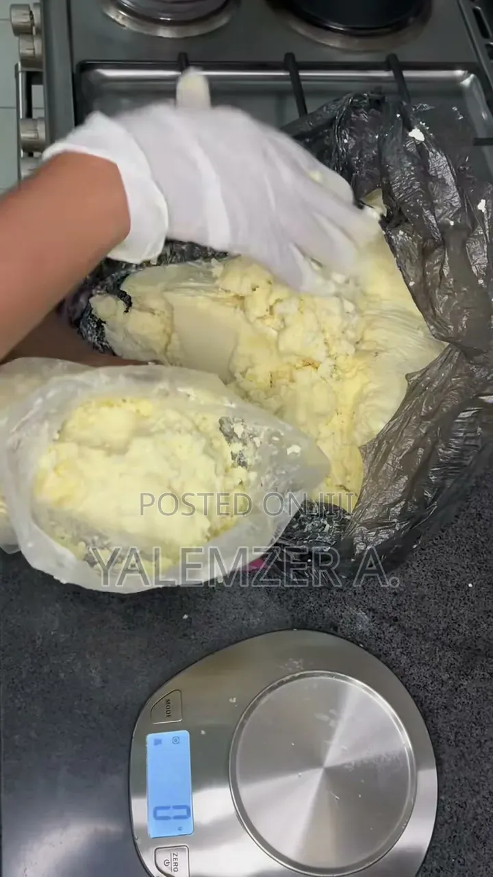 የሸኖ ቅቤ/Yesheno Kibe' (ጥሬ) ፎቶዎችን ወደ ጎን ስክሮል እያደረጉ ይመልከቱ